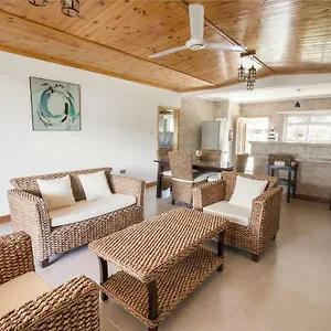  Apartament Flora's Self Catering