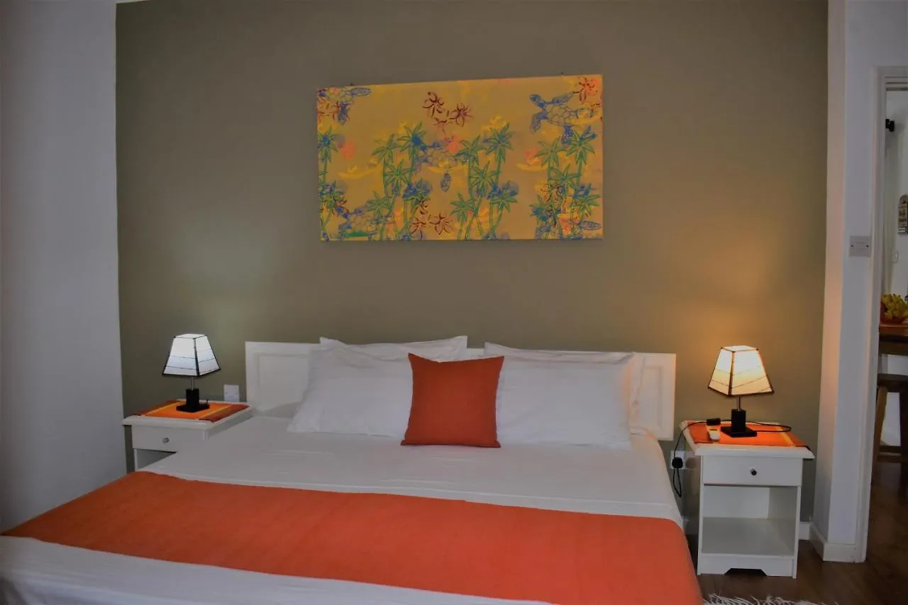 Sunbird Bungalow Anse Boileau 0*,