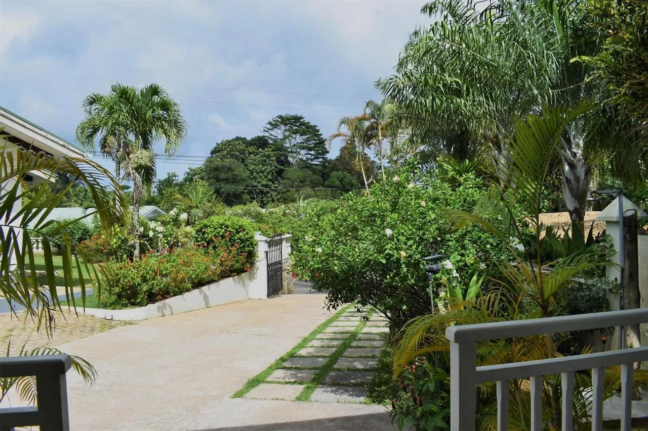 Chalet Sunbird Bungalow Anse Boileau Seychelles