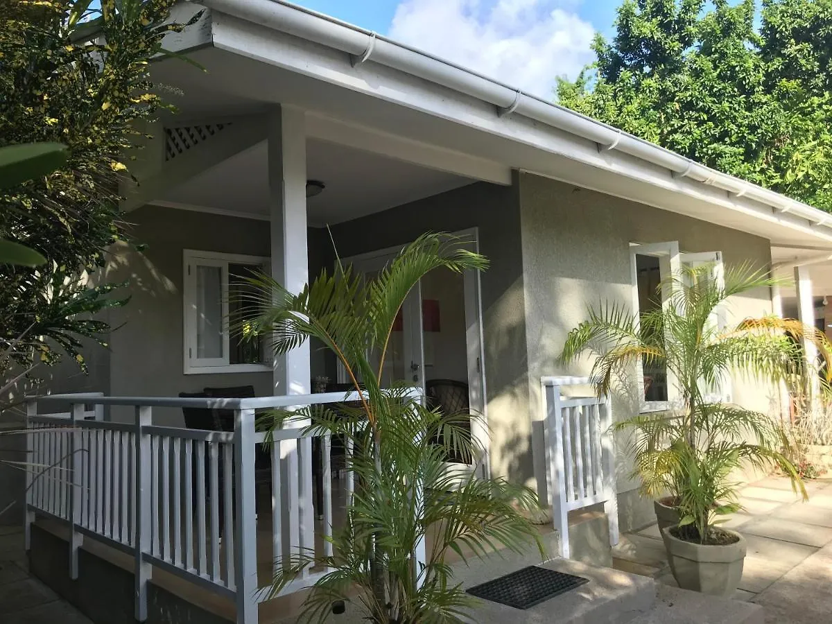 Sunbird Bungalow Anse Boileau Chalet
